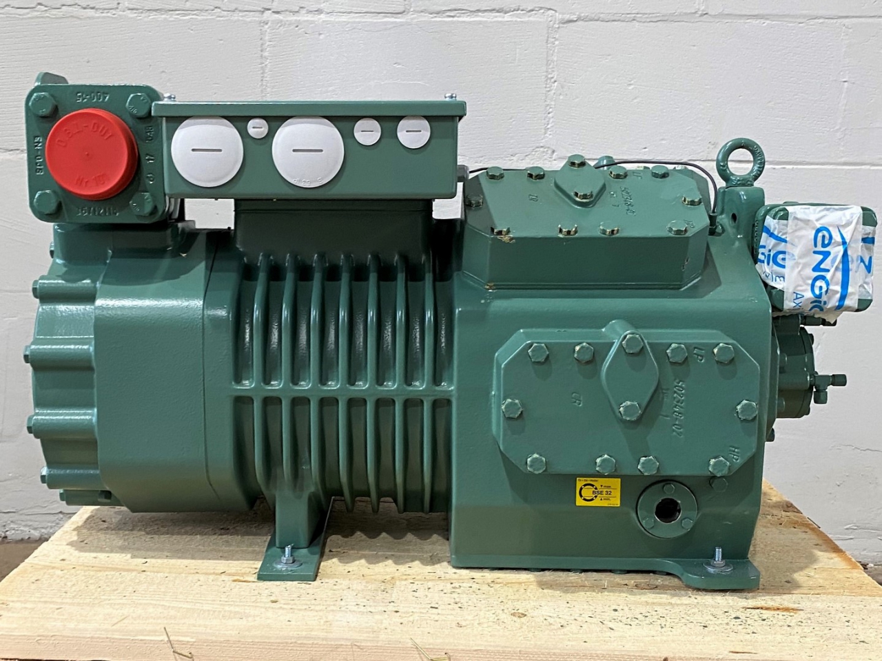 8FE-70Y Bitzer Компрессор поршневой 221m3/h
