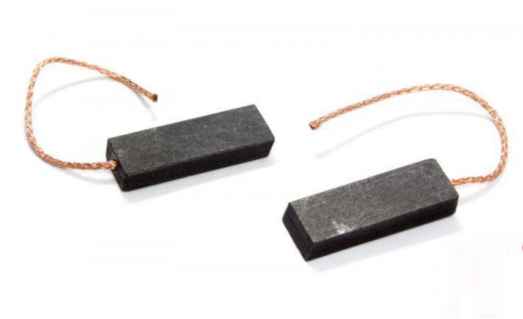 Щетка комплект 5х13,5х35MM UNI CAR024UN