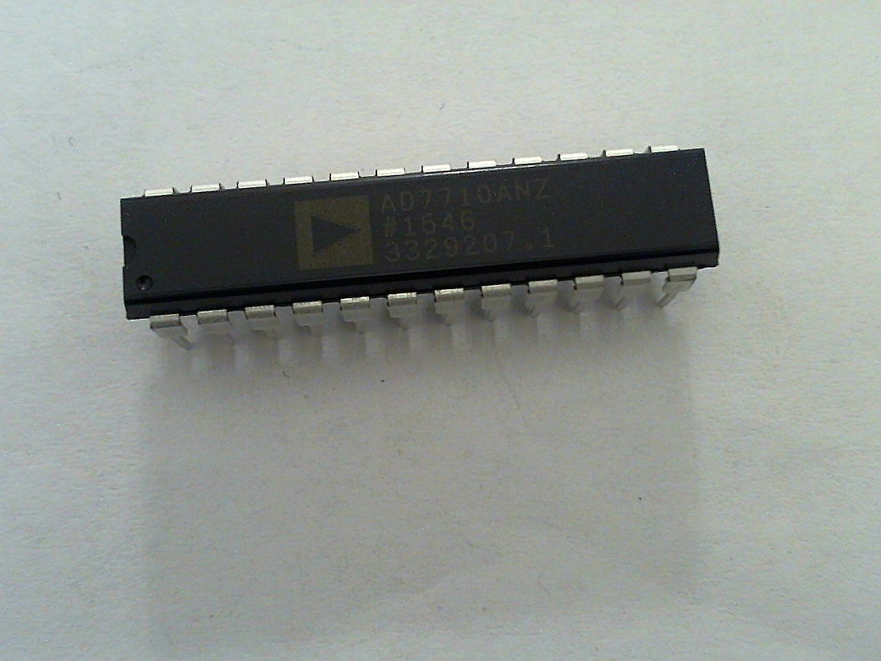 Микросхема AD 7710AN